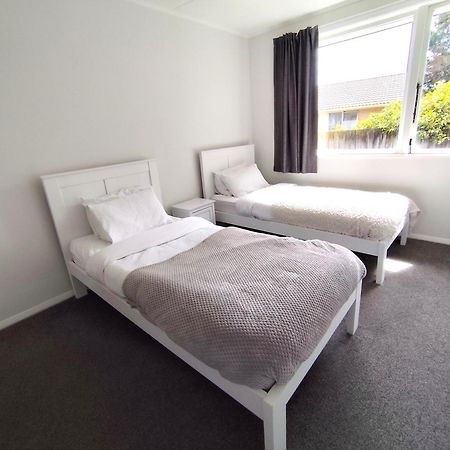 3-Bedroom House-Big Yard- Netflix Hamilton Eksteriør billede