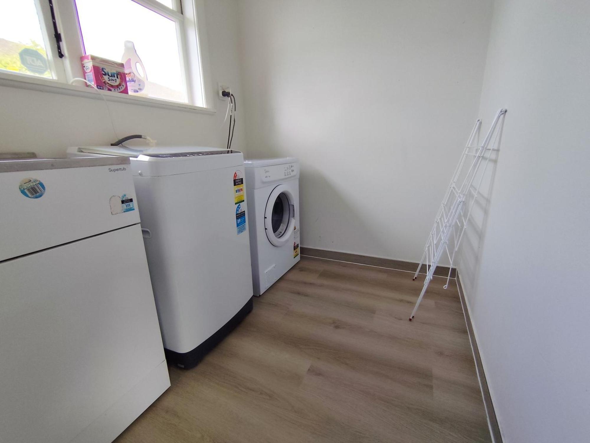 3-Bedroom House-Big Yard- Netflix Hamilton Eksteriør billede