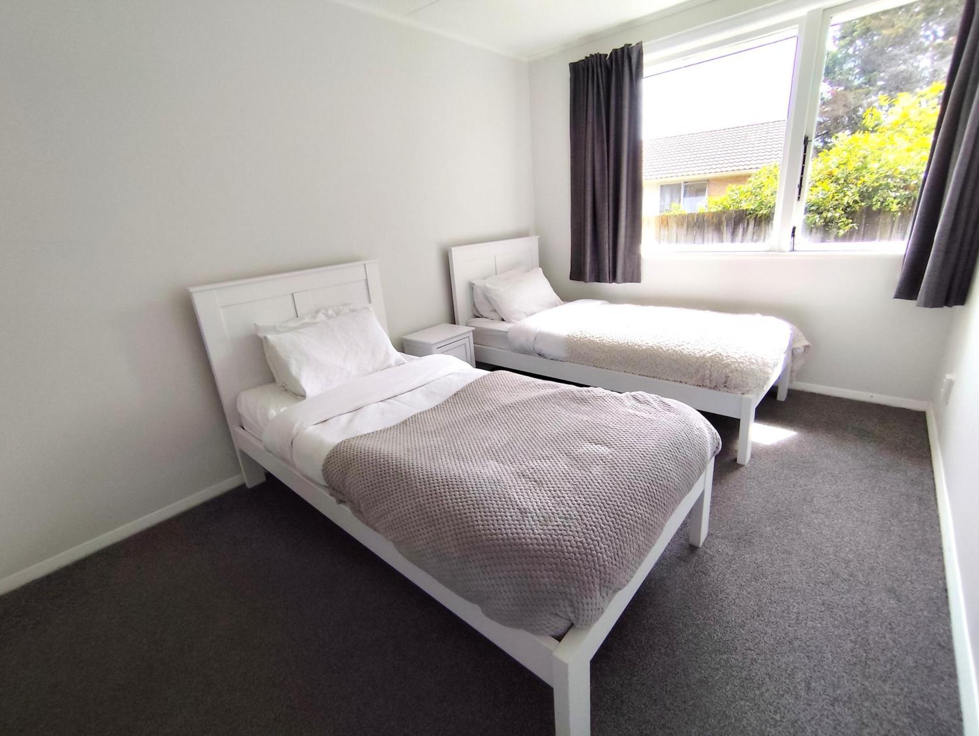 3-Bedroom House-Big Yard- Netflix Hamilton Eksteriør billede