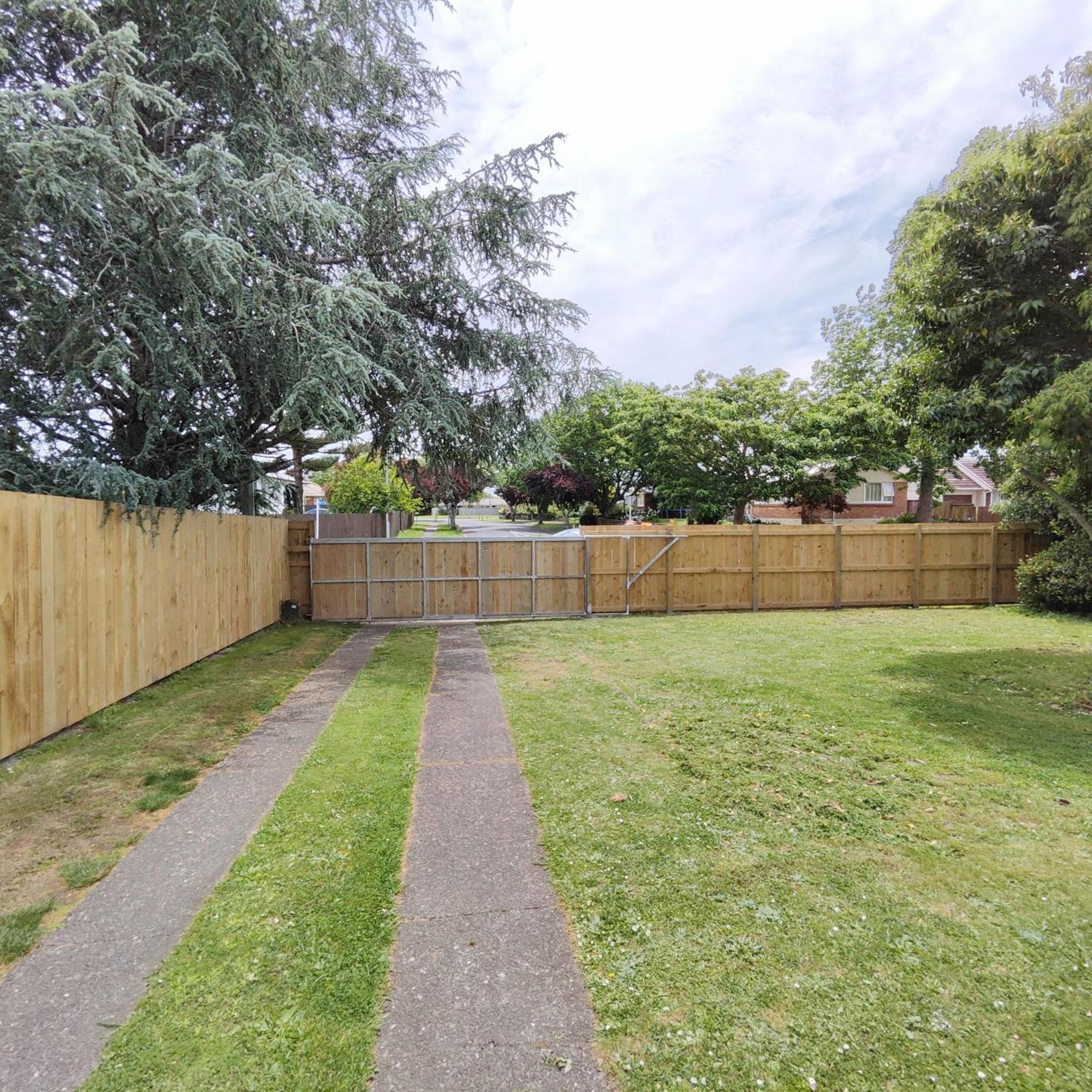 3-Bedroom House-Big Yard- Netflix Hamilton Eksteriør billede