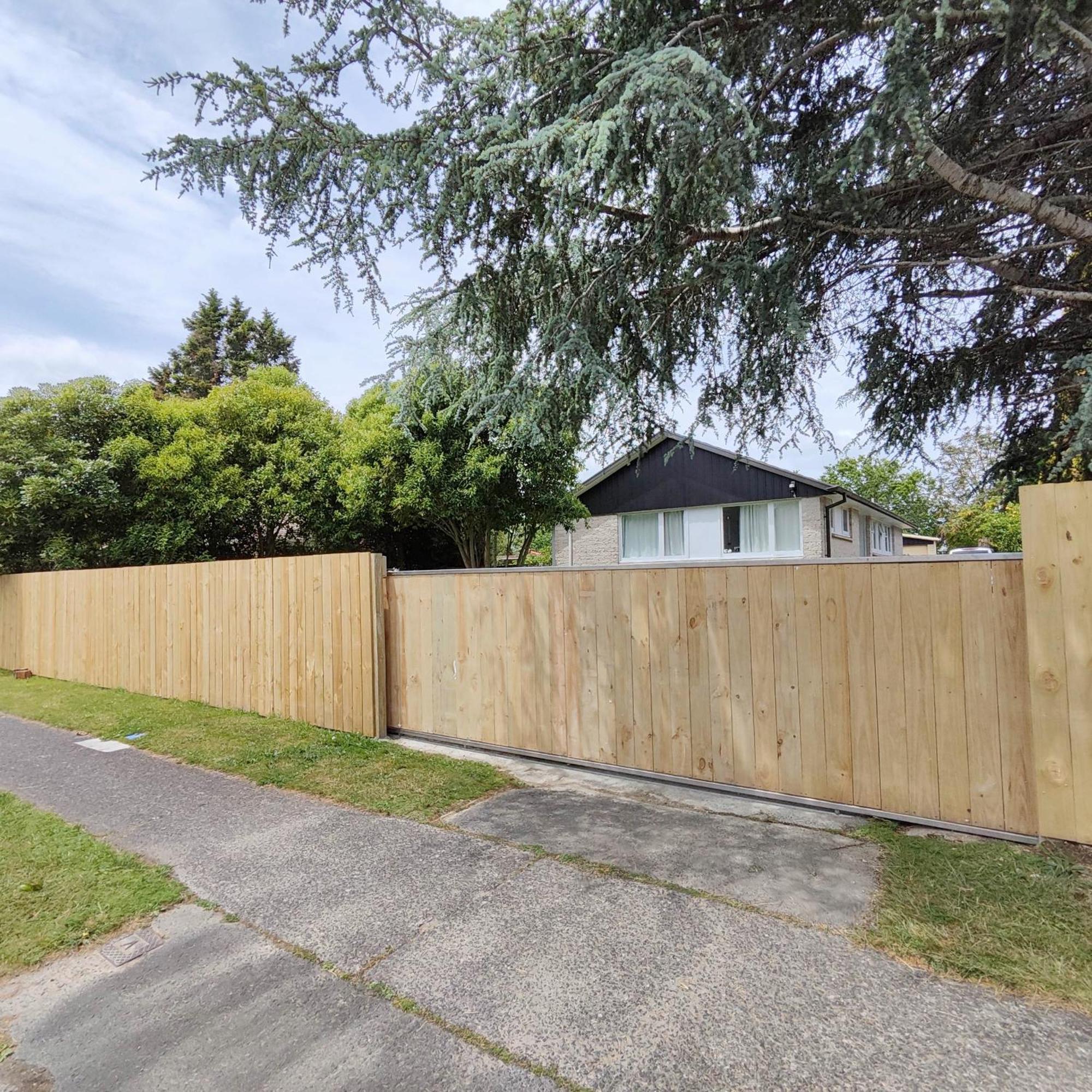 3-Bedroom House-Big Yard- Netflix Hamilton Eksteriør billede