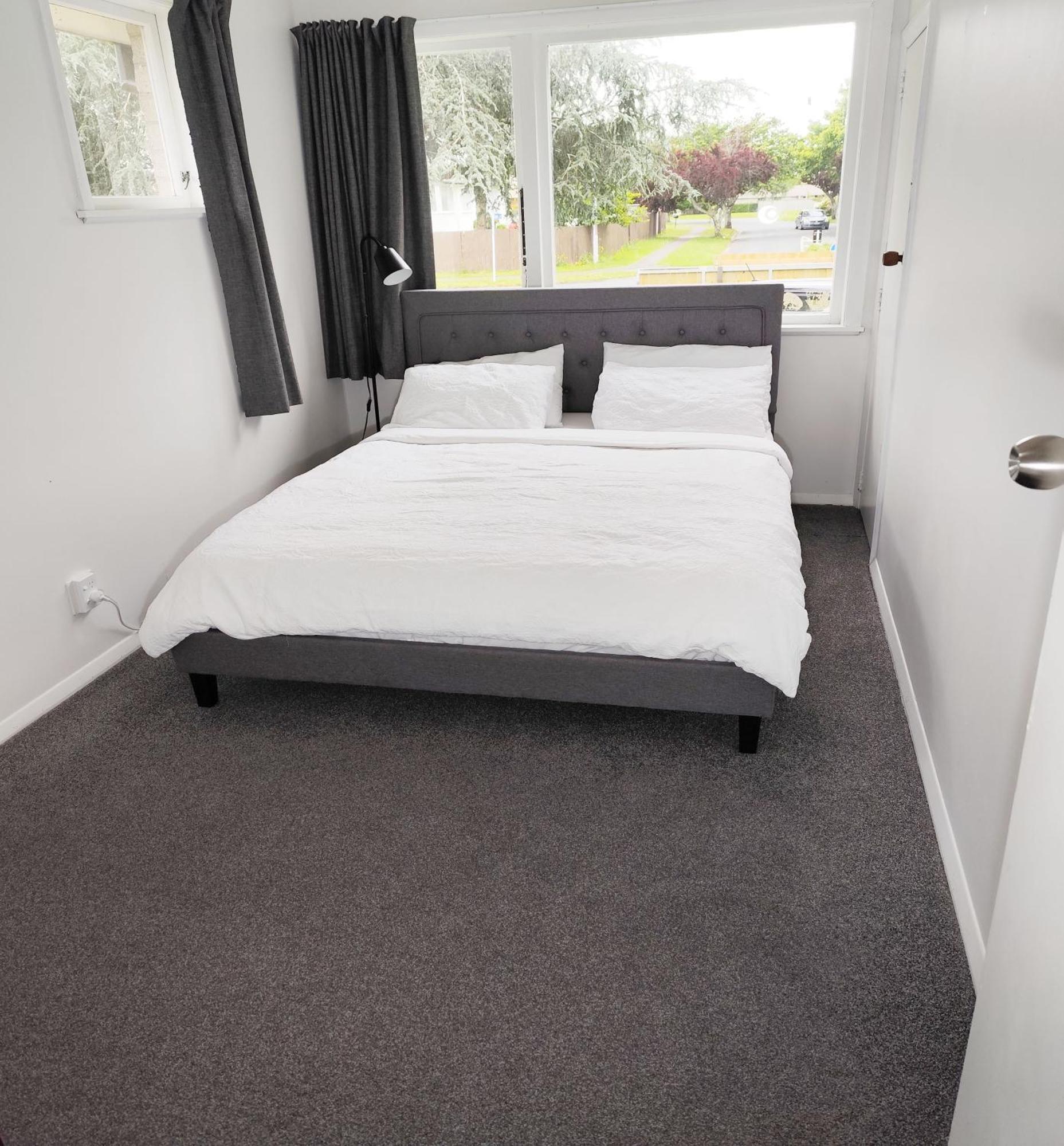 3-Bedroom House-Big Yard- Netflix Hamilton Eksteriør billede